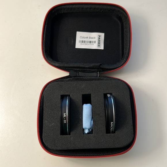 SeaTouch 2 Pro with wide angle lens, macro lens, red filter, and lens adapter - Picture 15 of 16